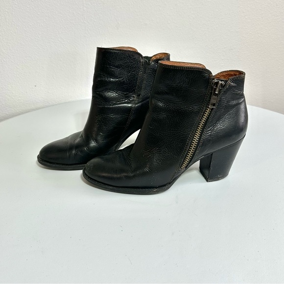 Sofft Black Leather Booties - Picture 4 of 8